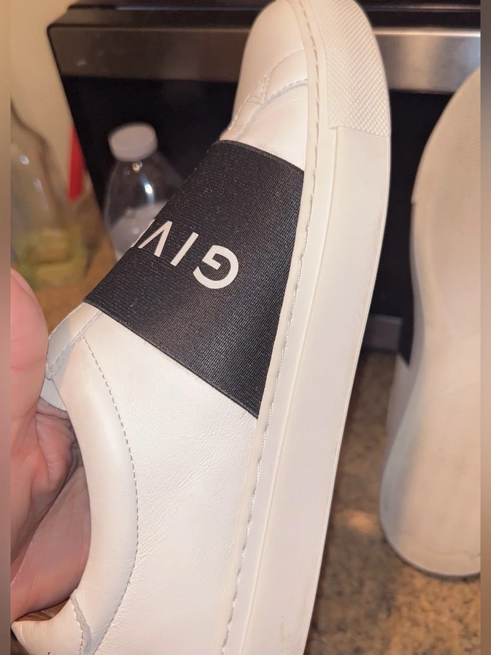 N/A highlights white